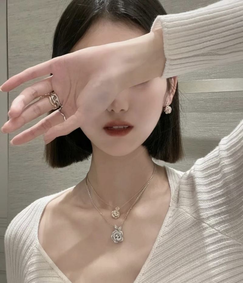 chr1st1an D10r necklaces